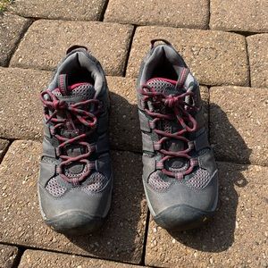Like NEW keen hiking shoes!